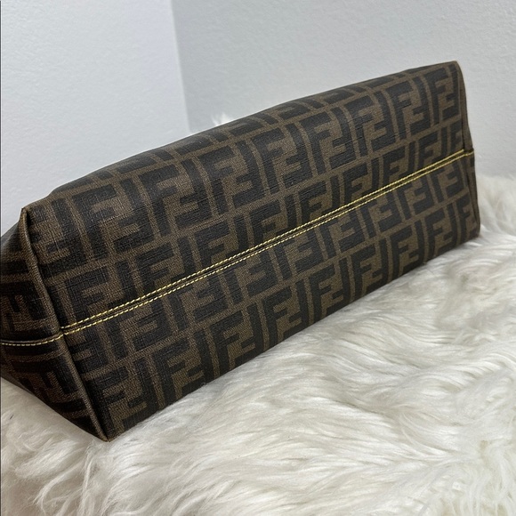💯Authentic Fendi Roll Tote Zucca Coated Canvas Large🍀 - Picture 10 of 16